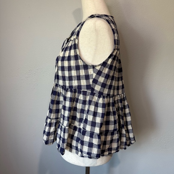 Navy and White Checkered Sleeveless Top - Picture 3 of 6